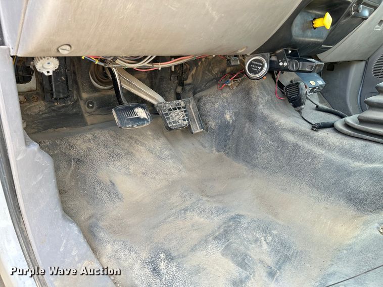 image for item NL9570 2000 Ford F750 XL Super Duty  bucket truck