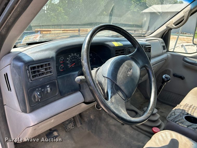 image for item NL9570 2000 Ford F750 XL Super Duty  bucket truck