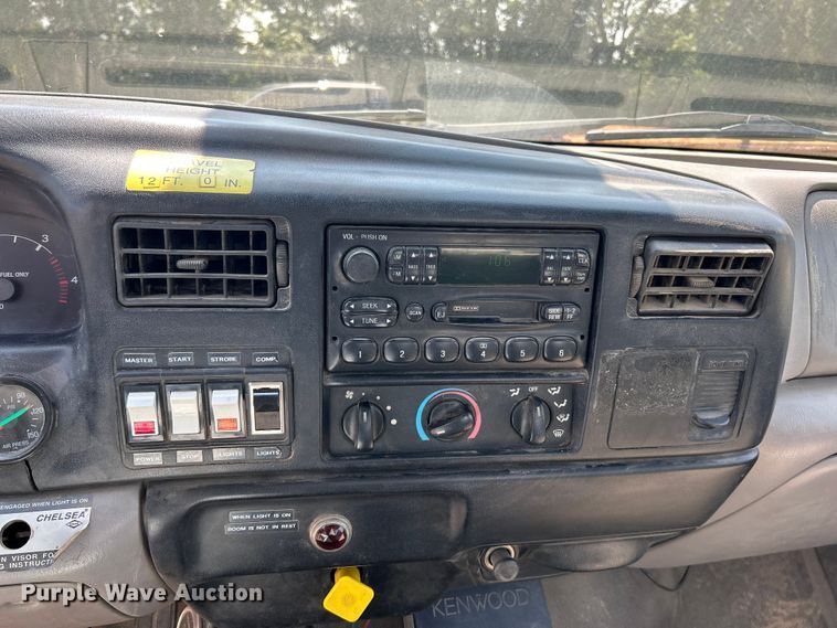 image for item NL9570 2000 Ford F750 XL Super Duty  bucket truck