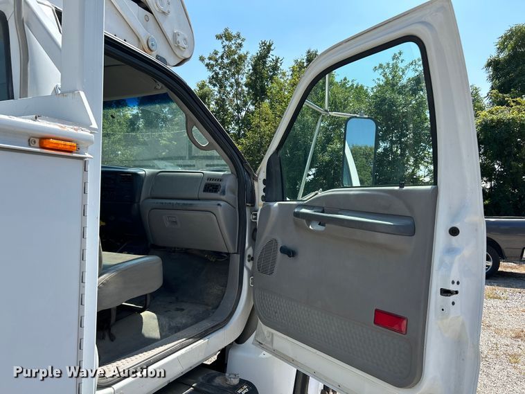 image for item NL9570 2000 Ford F750 XL Super Duty  bucket truck