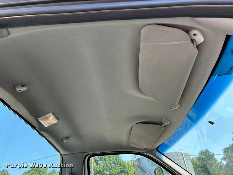 image for item NL9570 2000 Ford F750 XL Super Duty  bucket truck