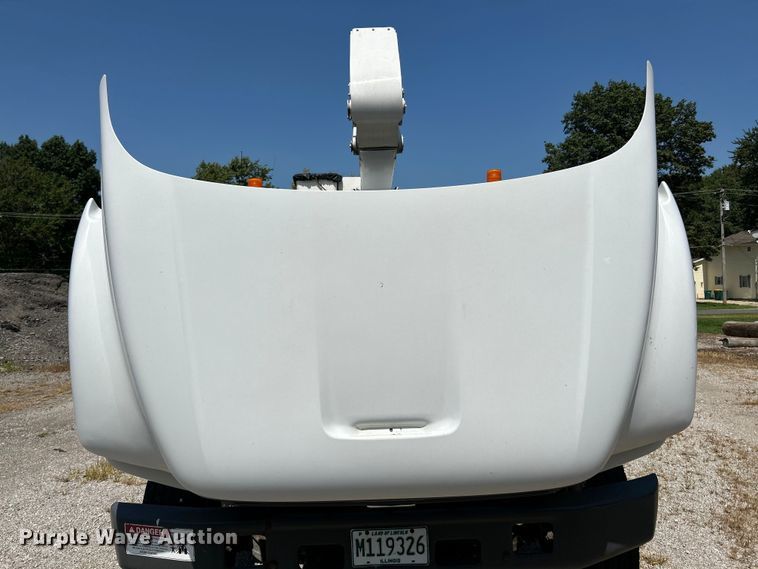 image for item NL9570 2000 Ford F750 XL Super Duty  bucket truck