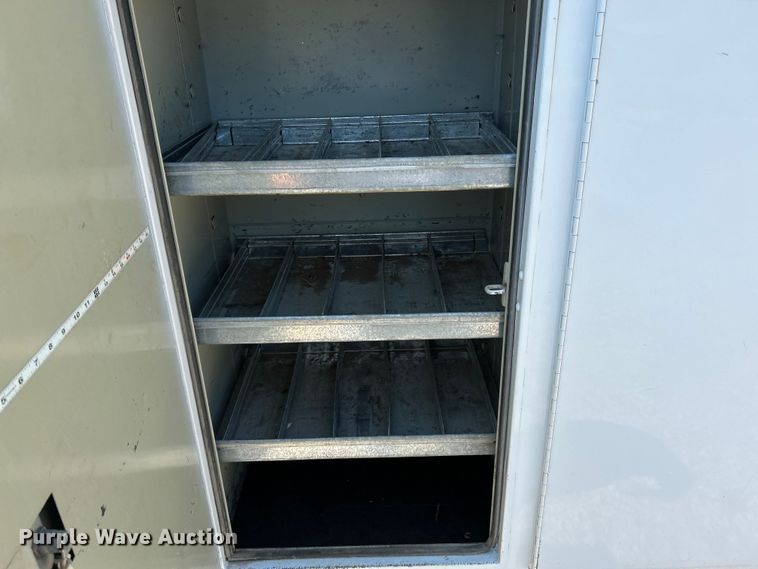 image for item NL9570 2000 Ford F750 XL Super Duty  bucket truck