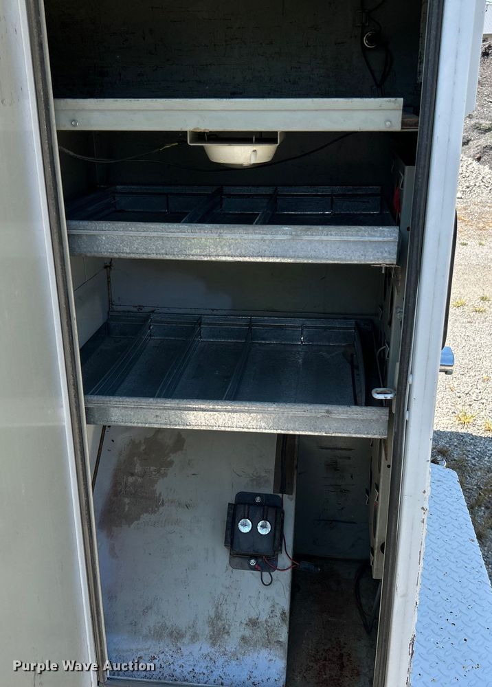 image for item NL9570 2000 Ford F750 XL Super Duty  bucket truck