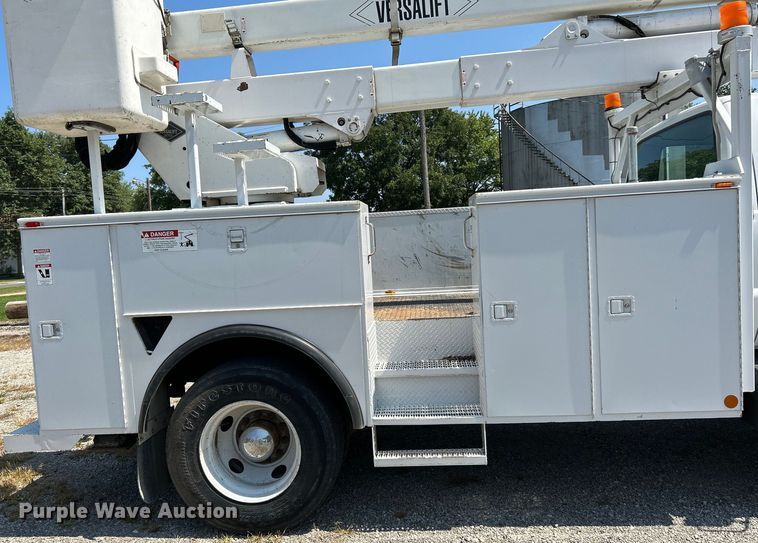 image for item NL9570 2000 Ford F750 XL Super Duty  bucket truck