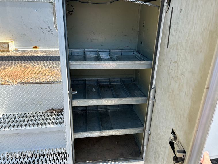 image for item NL9570 2000 Ford F750 XL Super Duty  bucket truck