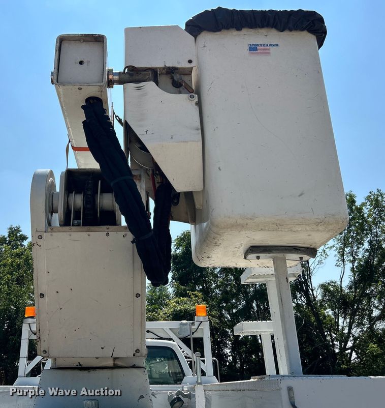 image for item NL9570 2000 Ford F750 XL Super Duty  bucket truck