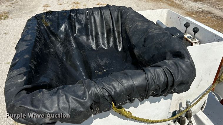 image for item NL9570 2000 Ford F750 XL Super Duty  bucket truck