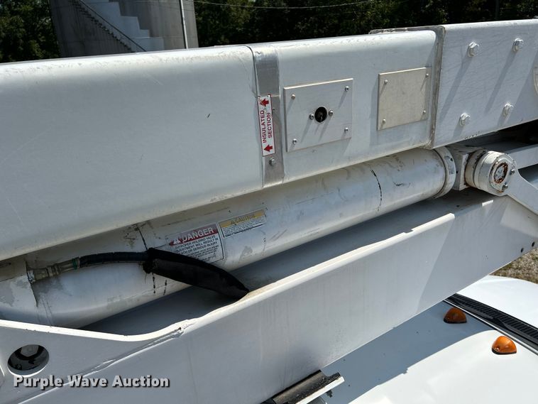 image for item NL9570 2000 Ford F750 XL Super Duty  bucket truck