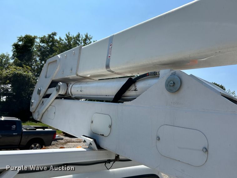 image for item NL9570 2000 Ford F750 XL Super Duty  bucket truck