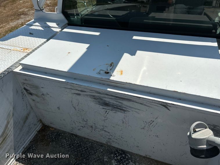 image for item NL9570 2000 Ford F750 XL Super Duty  bucket truck