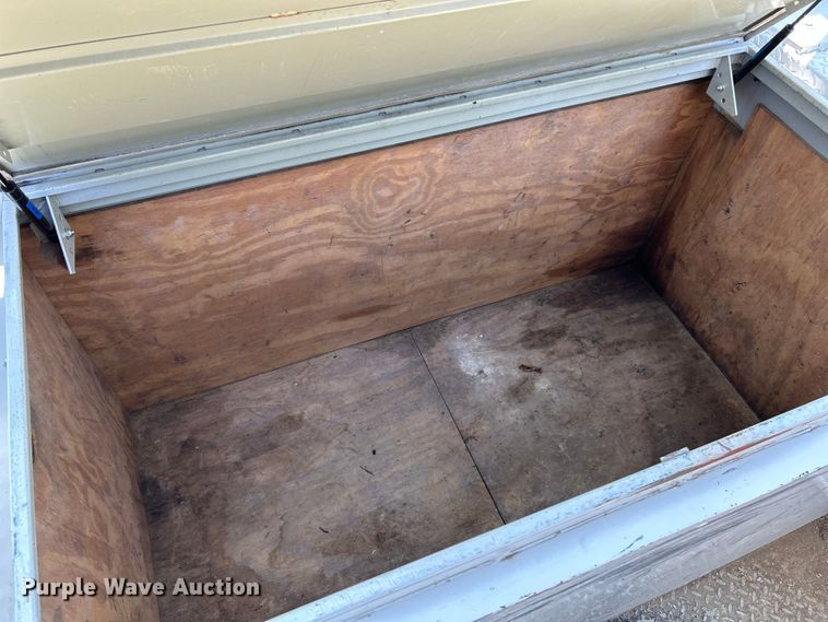 image for item NL9570 2000 Ford F750 XL Super Duty  bucket truck