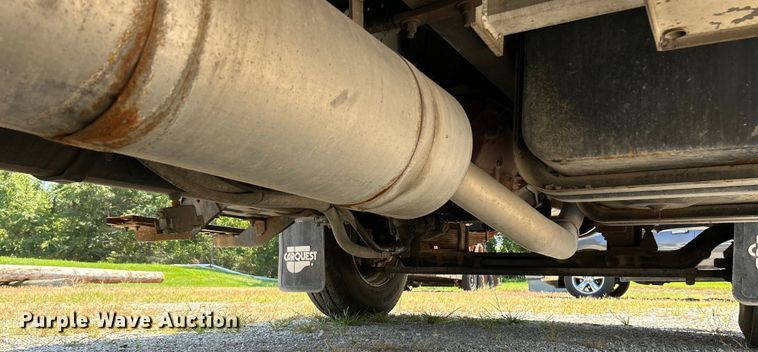 image for item NL9570 2000 Ford F750 XL Super Duty  bucket truck