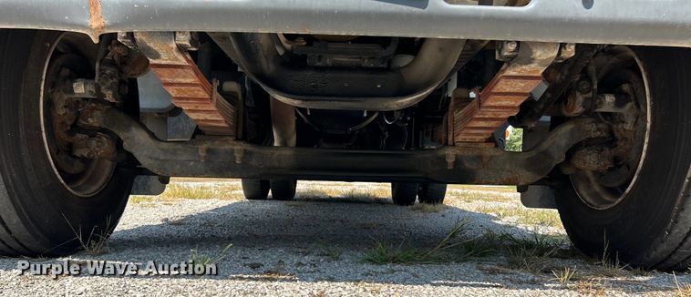 image for item NL9570 2000 Ford F750 XL Super Duty  bucket truck