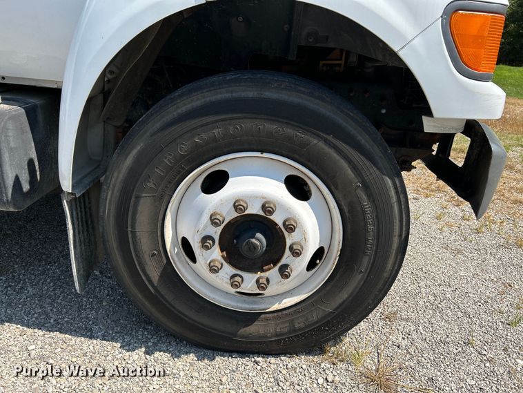 image for item NL9570 2000 Ford F750 XL Super Duty  bucket truck