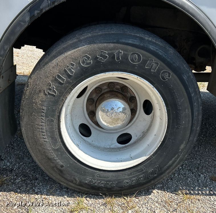 image for item NL9570 2000 Ford F750 XL Super Duty  bucket truck