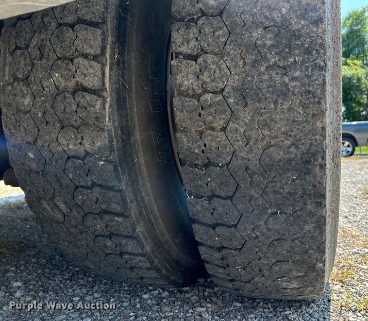 image for item NL9570 2000 Ford F750 XL Super Duty  bucket truck