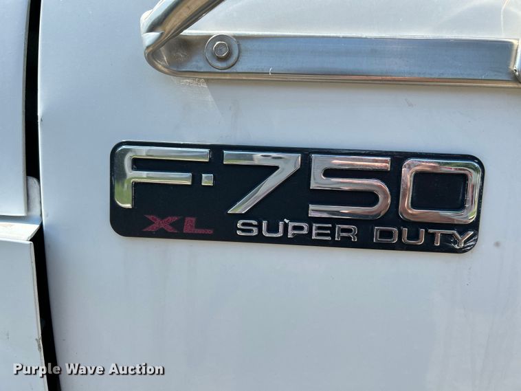 image for item NL9570 2000 Ford F750 XL Super Duty  bucket truck