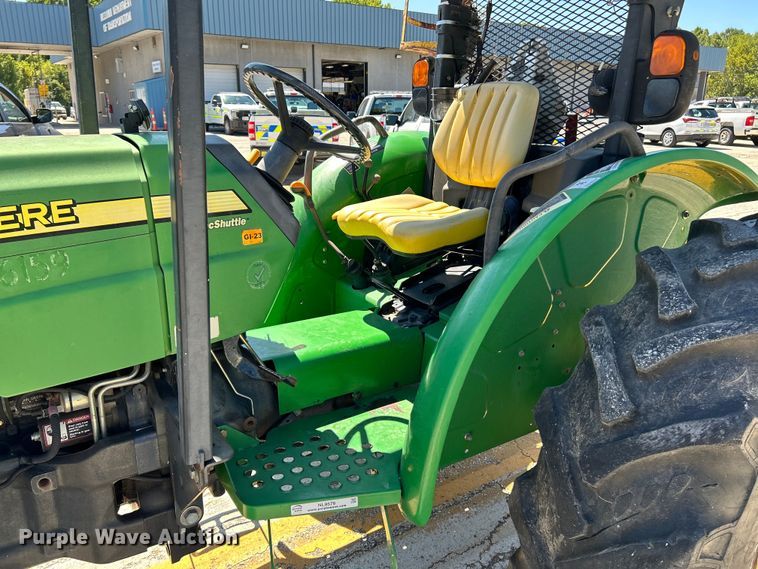 image for item NL9576 2008 John Deere 5325  tractor