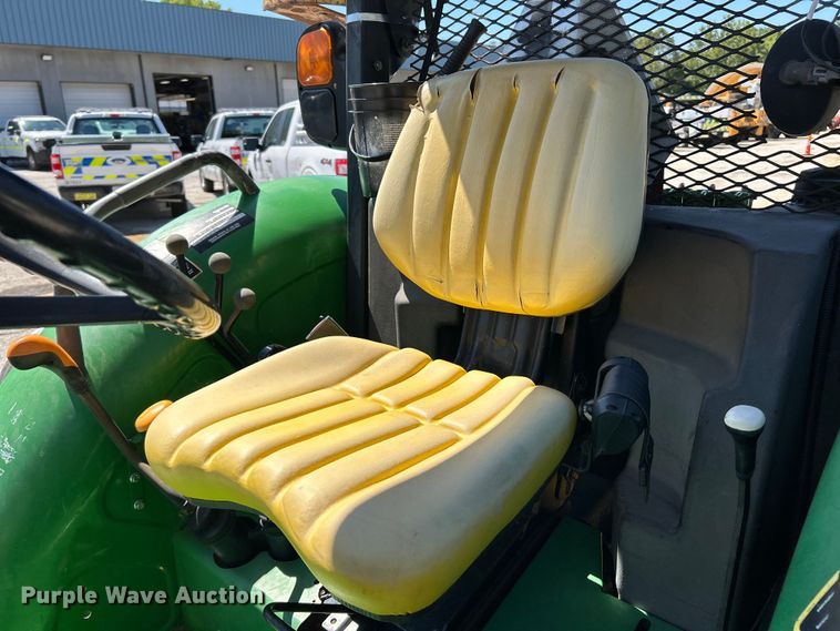 image for item NL9576 2008 John Deere 5325  tractor