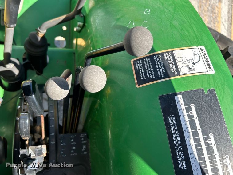 image for item NL9576 2008 John Deere 5325  tractor