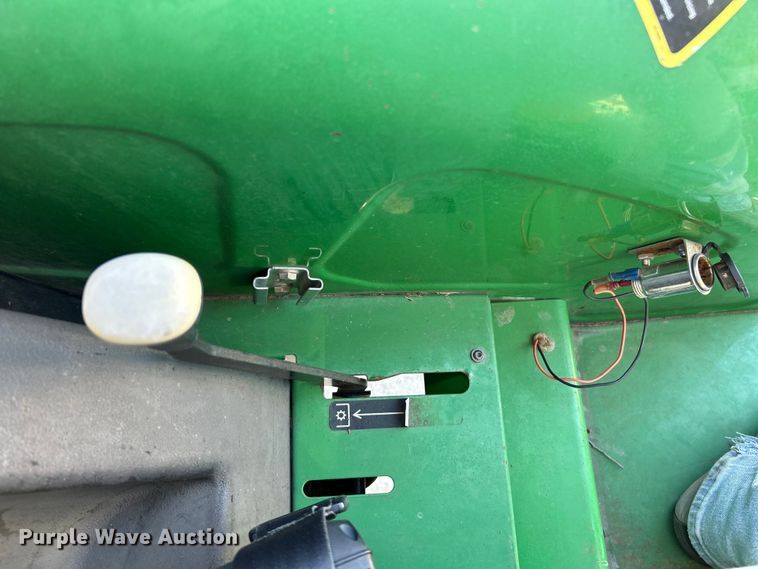 image for item NL9576 2008 John Deere 5325  tractor