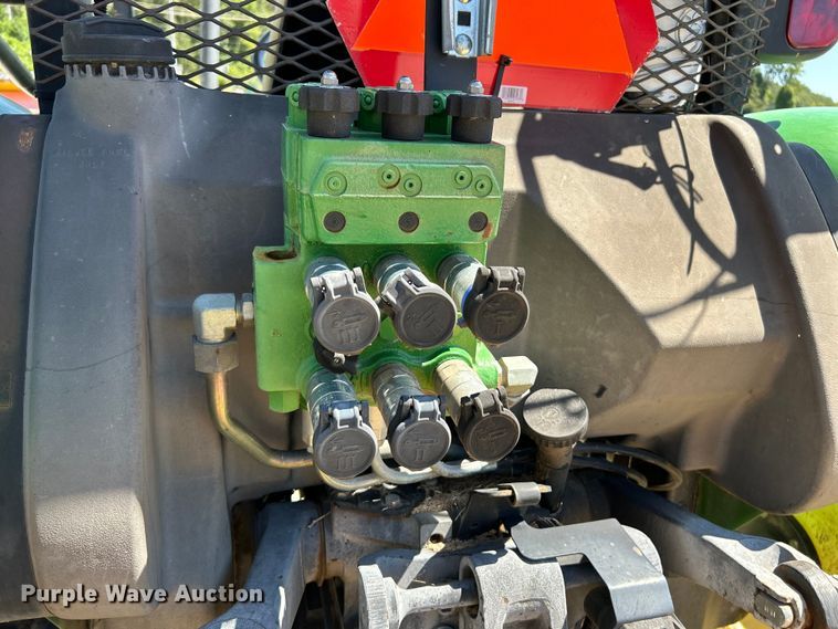 image for item NL9576 2008 John Deere 5325  tractor