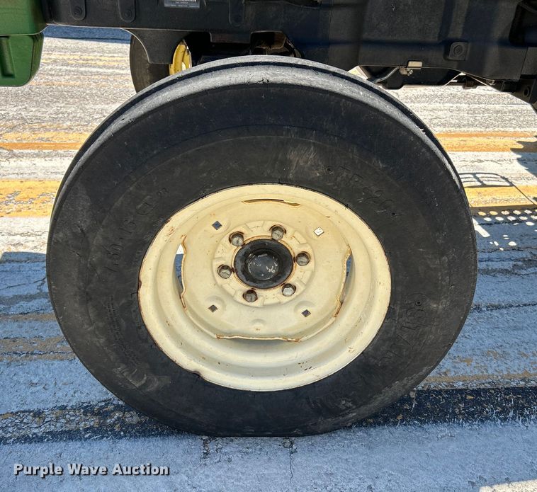 image for item NL9576 2008 John Deere 5325  tractor