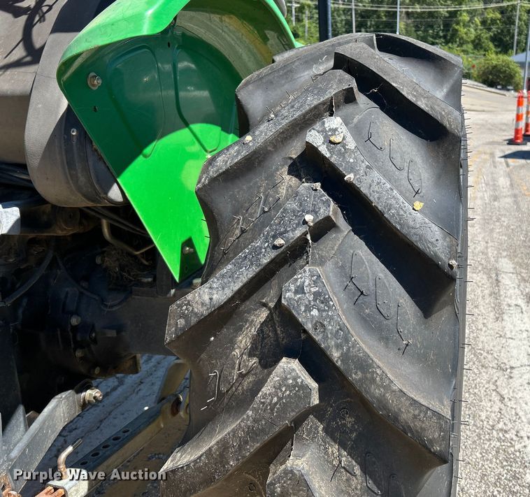 image for item NL9576 2008 John Deere 5325  tractor