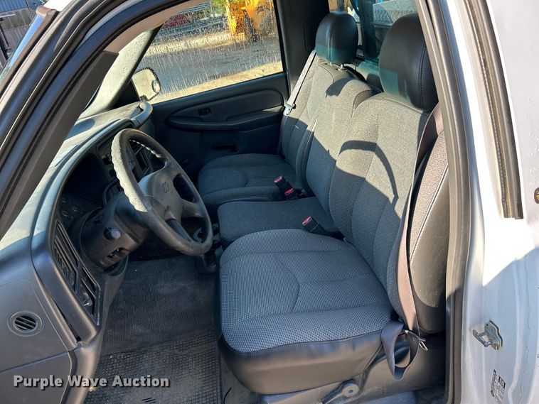 image for item NL9577 2005 Chevrolet Silverado 1500  pickup truck