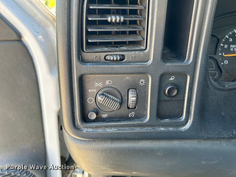 image for item NL9577 2005 Chevrolet Silverado 1500  pickup truck