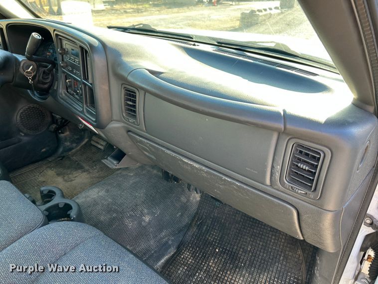 image for item NL9577 2005 Chevrolet Silverado 1500  pickup truck