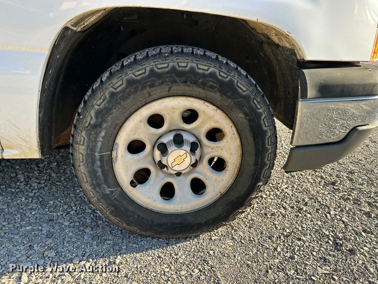 image for item NL9577 2005 Chevrolet Silverado 1500  pickup truck