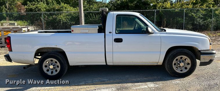image for item NL9578 2005 Chevrolet Silverado 1500  pickup truck
