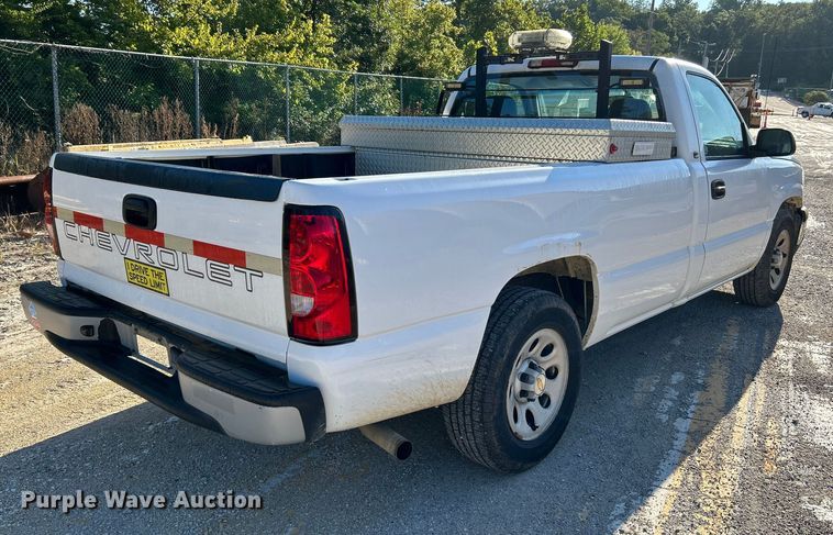 image for item NL9578 2005 Chevrolet Silverado 1500  pickup truck