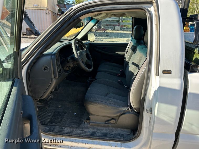 image for item NL9578 2005 Chevrolet Silverado 1500  pickup truck