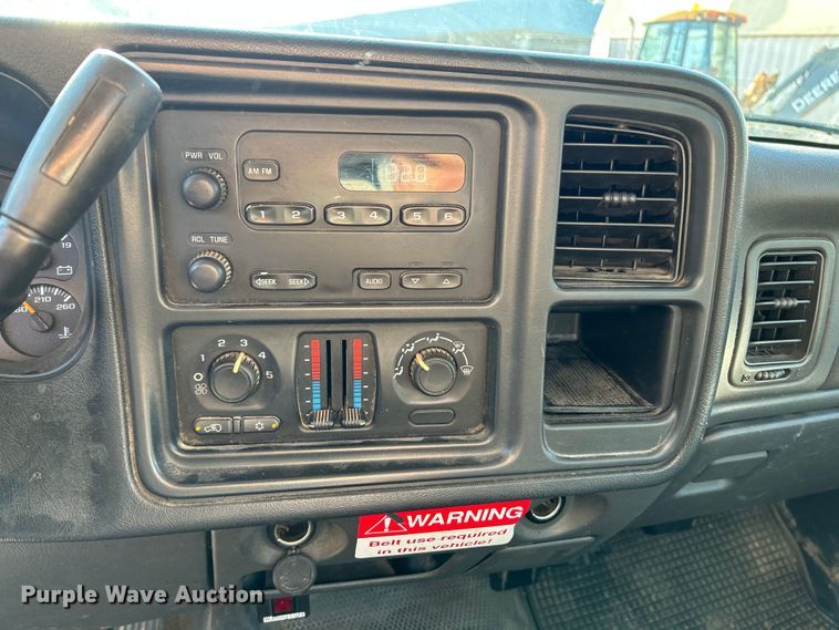 image for item NL9578 2005 Chevrolet Silverado 1500  pickup truck