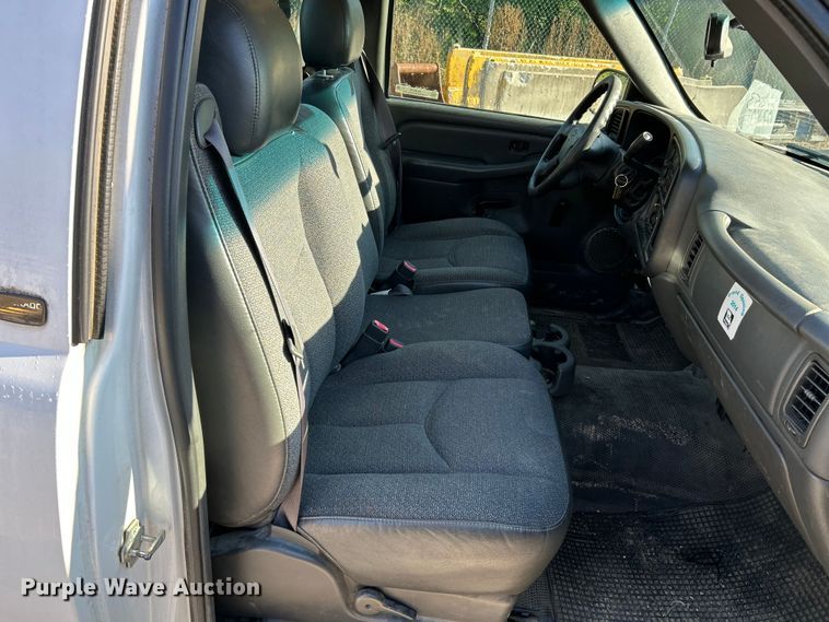 image for item NL9578 2005 Chevrolet Silverado 1500  pickup truck