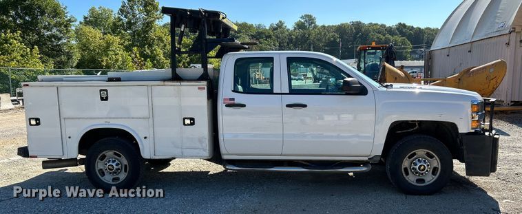 image for item NL9579 2015 Chevrolet Silverado 2500HD  Double Cab utility bed pickup truck