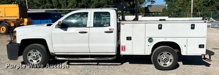 image for item NL9579 2015 Chevrolet Silverado 2500HD  Double Cab utility bed pickup truck