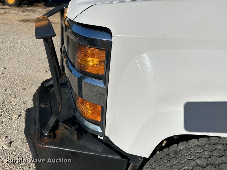 image for item NL9579 2015 Chevrolet Silverado 2500HD  Double Cab utility bed pickup truck