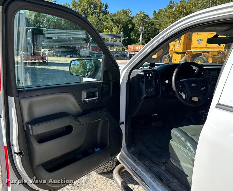 image for item NL9579 2015 Chevrolet Silverado 2500HD  Double Cab utility bed pickup truck