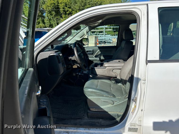 image for item NL9579 2015 Chevrolet Silverado 2500HD  Double Cab utility bed pickup truck