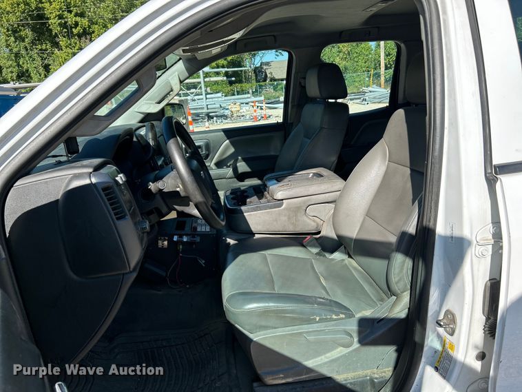 image for item NL9579 2015 Chevrolet Silverado 2500HD  Double Cab utility bed pickup truck