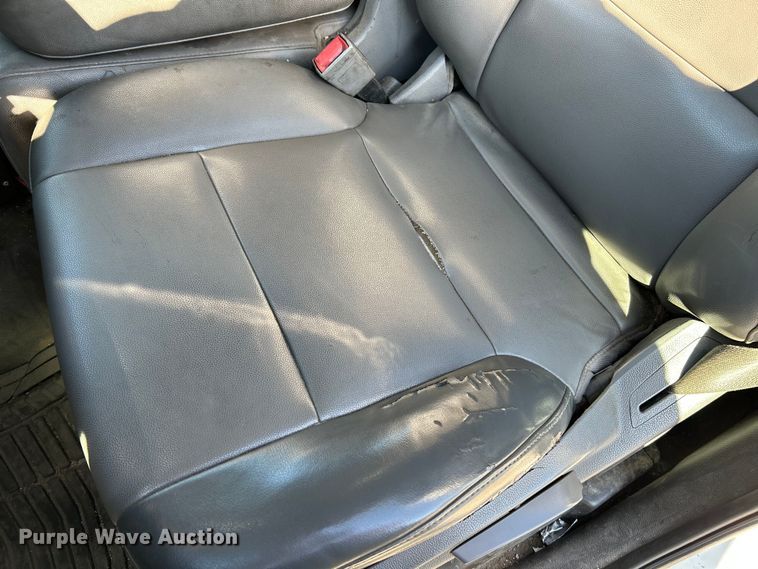 image for item NL9579 2015 Chevrolet Silverado 2500HD  Double Cab utility bed pickup truck