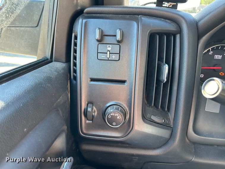 image for item NL9579 2015 Chevrolet Silverado 2500HD  Double Cab utility bed pickup truck