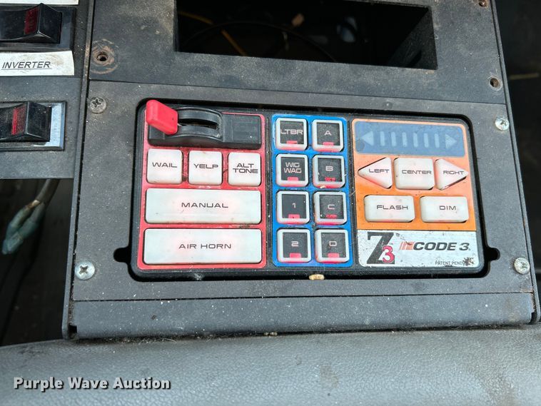 image for item NL9579 2015 Chevrolet Silverado 2500HD  Double Cab utility bed pickup truck