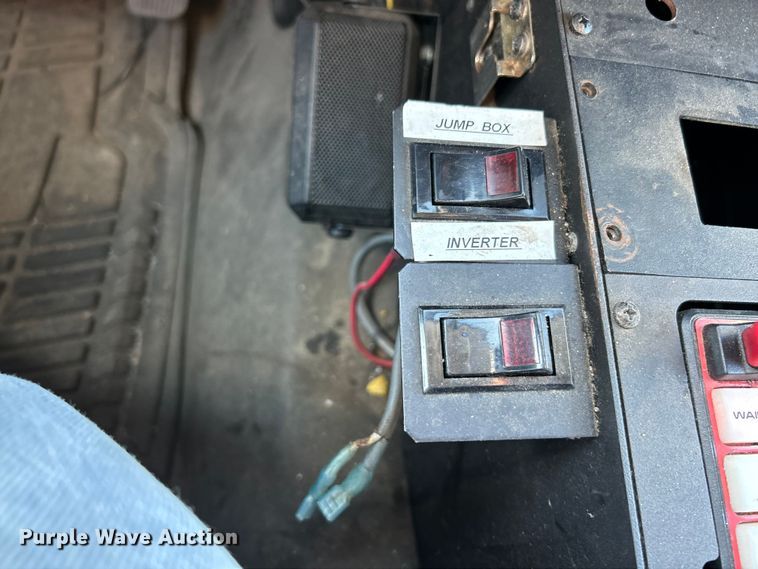 image for item NL9579 2015 Chevrolet Silverado 2500HD  Double Cab utility bed pickup truck