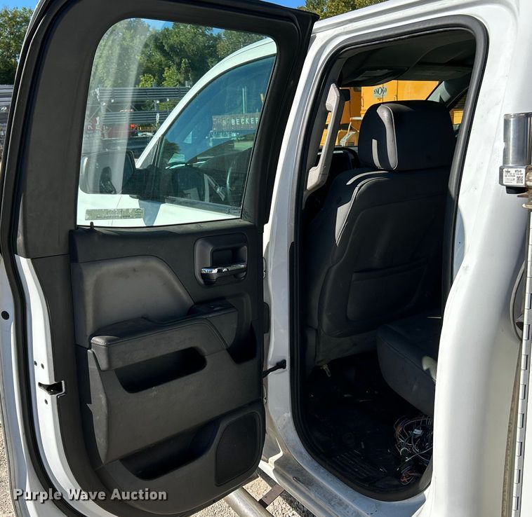 image for item NL9579 2015 Chevrolet Silverado 2500HD  Double Cab utility bed pickup truck