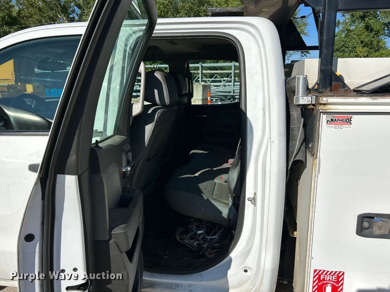 image for item NL9579 2015 Chevrolet Silverado 2500HD  Double Cab utility bed pickup truck